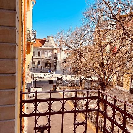 Apartment Friends Central Oradea Bagian luar foto