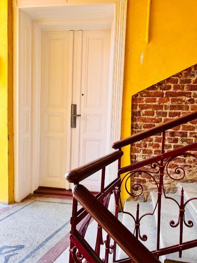 Apartment Friends Central Oradea Bagian luar foto